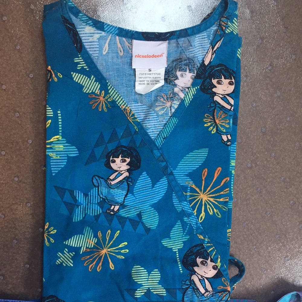 Medical Apparel / Scrub Top